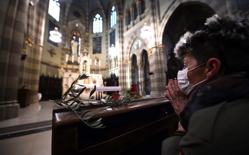 Ţara care redeschide începând de luni locurile de joacă, muzeele şi bisericile