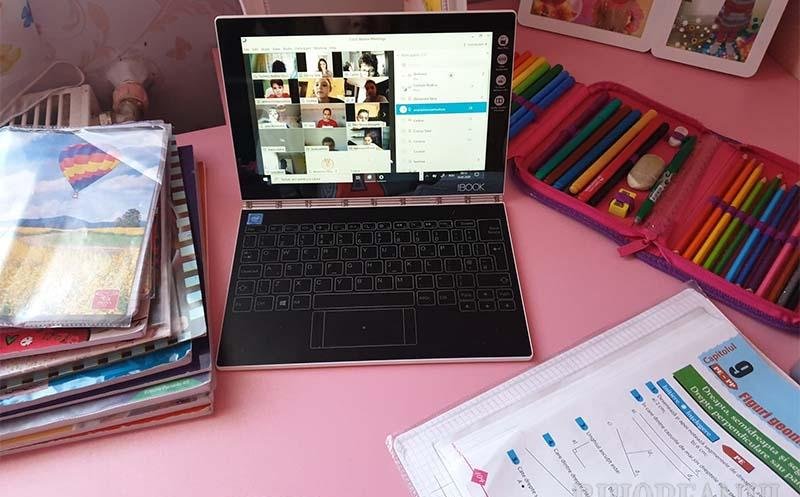 Anisie nu exclude ca școlile să rămână închise și în septembrie. Obiectivul ministerului, să asigure până în toamnă laptop-uri sau tablete pentru toţi elevii care nu au astfel de dispozitive