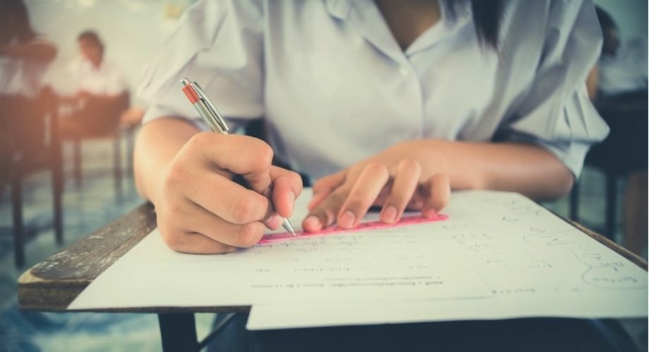 S-a decis când vor începe examenele pentru evaluarea naţională şi bacalaureat