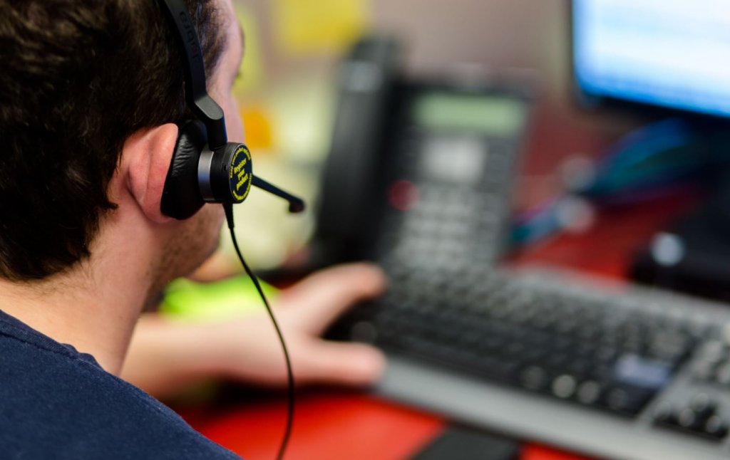 Banca Transilvania afișează timpul de așteptare la call center. Are 20.000 de apeluri pe zi