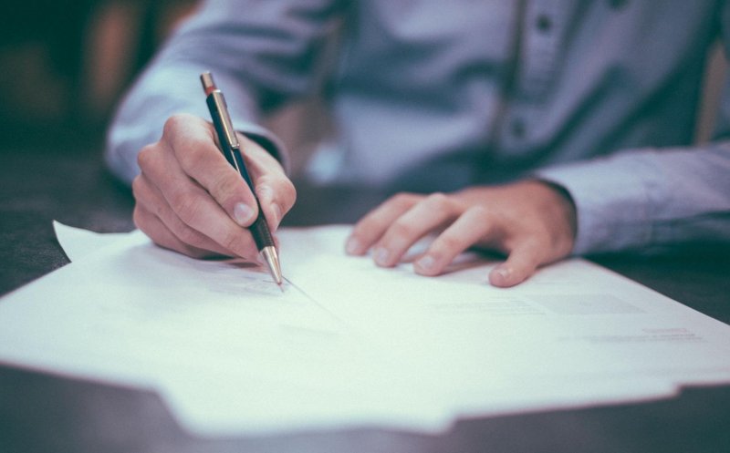 Noul model pentru declaraţia pe proprie răspundere. De unde poate fi descărcat