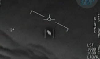 Înregistrări video care arată întâlnirile dintre avioane ale Marinei americane cu ceea ce par obiecte zburătoare neidentificate (OZN-uri).