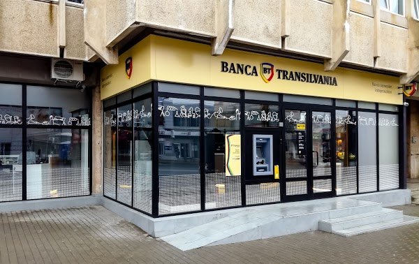 Banca Transilvania a trimis la domiciliu 70.000 de carduri