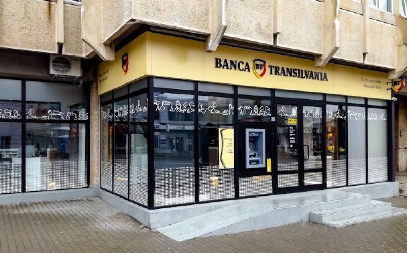 Banca Transilvania a trimis la domiciliu 70.000 de carduri