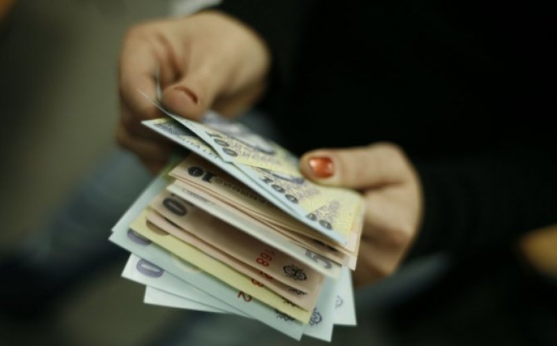 Guvernul cheltuie 42% din toate veniturile bugetului pe salariile celor 1,25 de milioane de bugetari