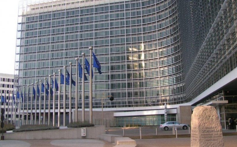 Comisia Europeană va propune o combinaţie de împrumuturi şi granturi pentru planul de relansare