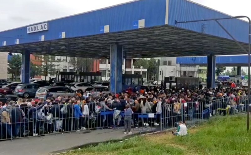 Graniţa româno-ungară poate fi traversată din această dimineaţă prin zece puncte de trecere, 24 de ore din 24