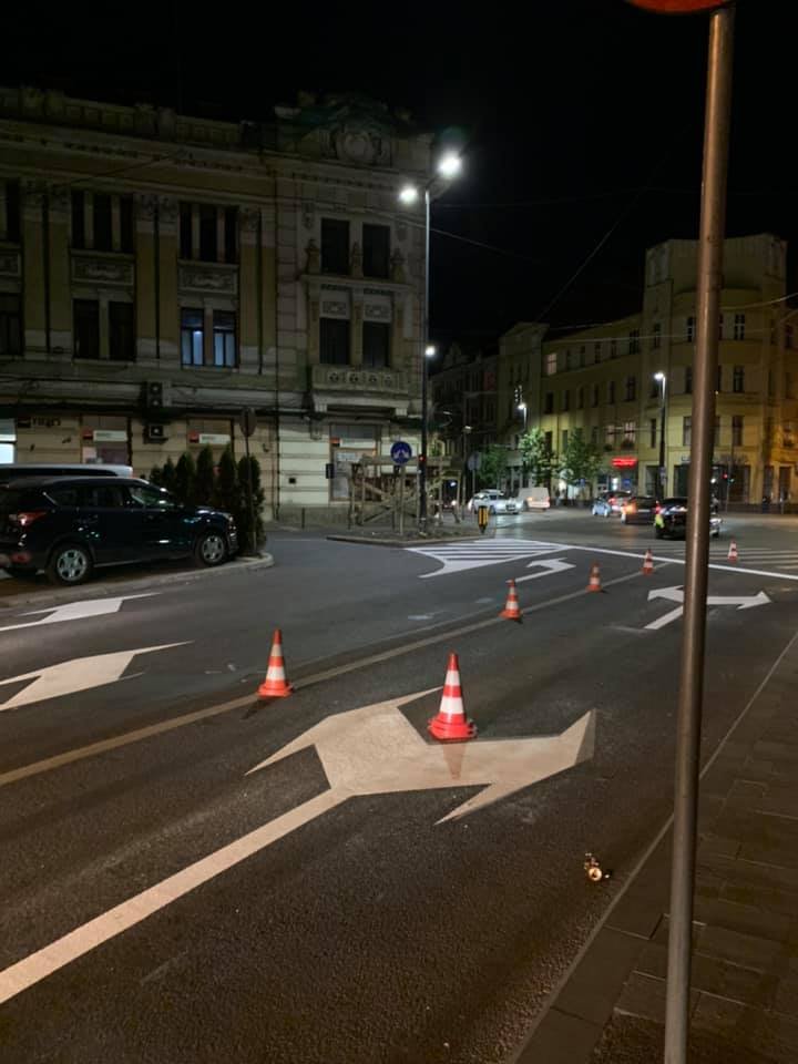 Marcaje noi într-o intersecţie din centrul şi bariera repusă pe Mamaia