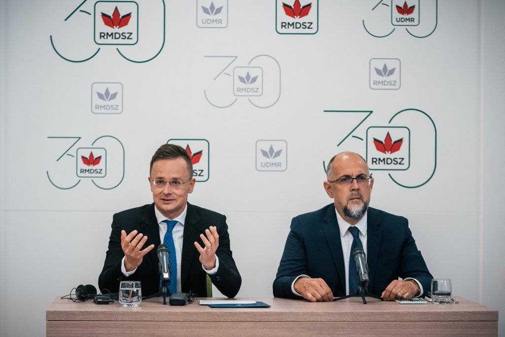Ministrul ungar de Externe: "Ne-ar prii dacă Ungaria n-ar fi tema campaniilor electorale din România"