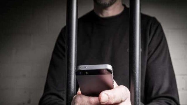 Fără telefoane în închisori. Proiect de lege aprobat de Guvern