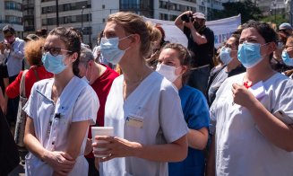 Protest al medicilor din Franţa: „Vrem bani, nu medalii”