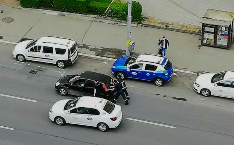 Jos pălăria, ISU Cluj! Au coborât din autospecială pentru a ajuta o șoferiță rămasă blocată în trafic