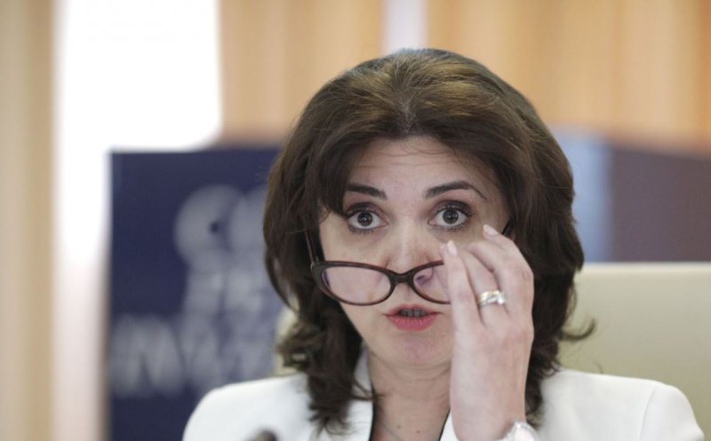Anisie: Serbările de premiere nu sunt interzise. Se pot organiza în aer liber, în curtea școlii