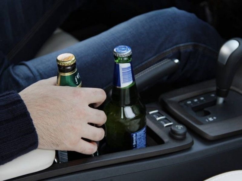 Conduci beat la volan şi fără permis de conducere. Te alegi cu dosar penal