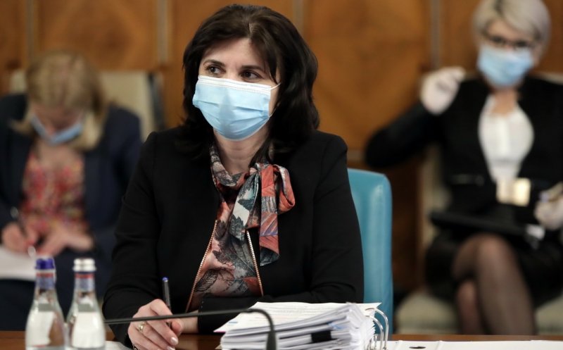 Noul an şcolar: Învăţământ prin rotaţie, cel mult 10 elevi în clasă sau containere în curtea şcolii?
