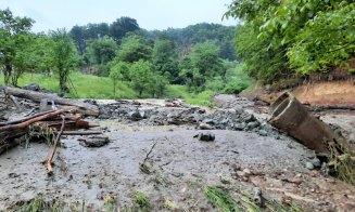 Atenționarea de vreme rea, prelungită. O localitate din Cluj, afectată de inundații