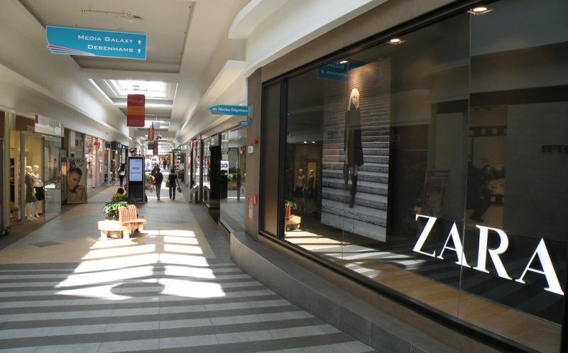 Proprietarul Zara închide 1.200 de magazine