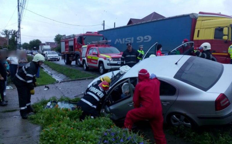 Un șofer a intrat într-un cap de pod la Cluj. Viteză neadaptată la vreme