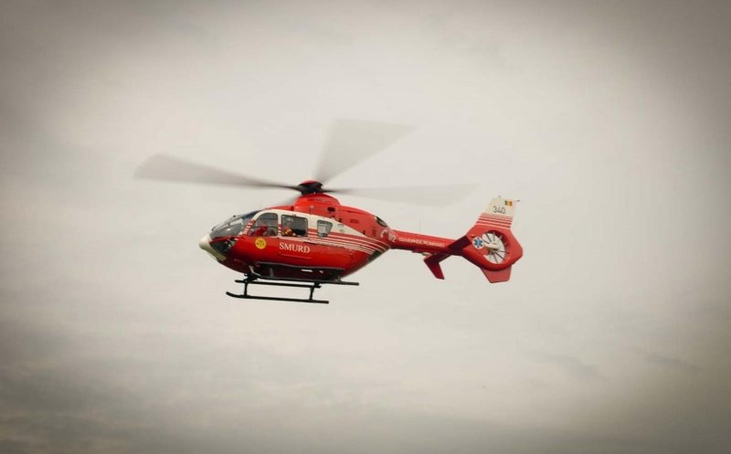 Tânără de 20 de ani, victimă a accidentului din Urişor, transportată în stare critică cu elicopterul SMURD