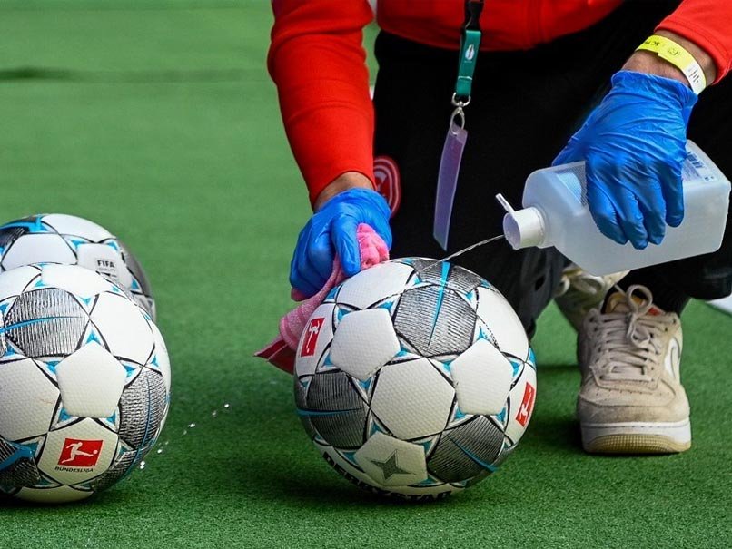 Criza COVID-19 va genera o scădere a valorii fotbaliștilor cu 18%