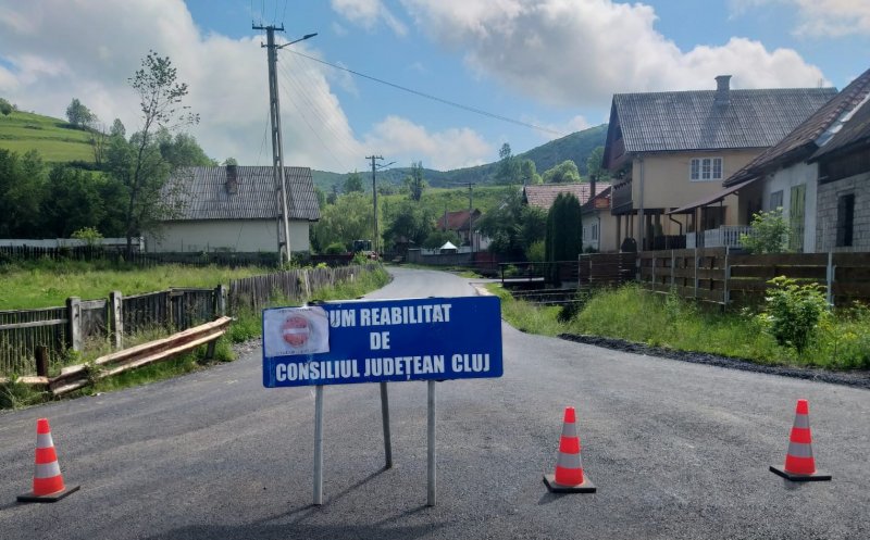 Pe drumul judeţean Alunișu – Săcuieu – Vișagu lucrările au intrat în faza de asfaltare