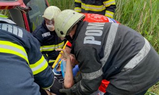 Accident Cluj: O tânără a ajuns la spital după ce s-a răsturnat cu mașina lângă Mărtinești
