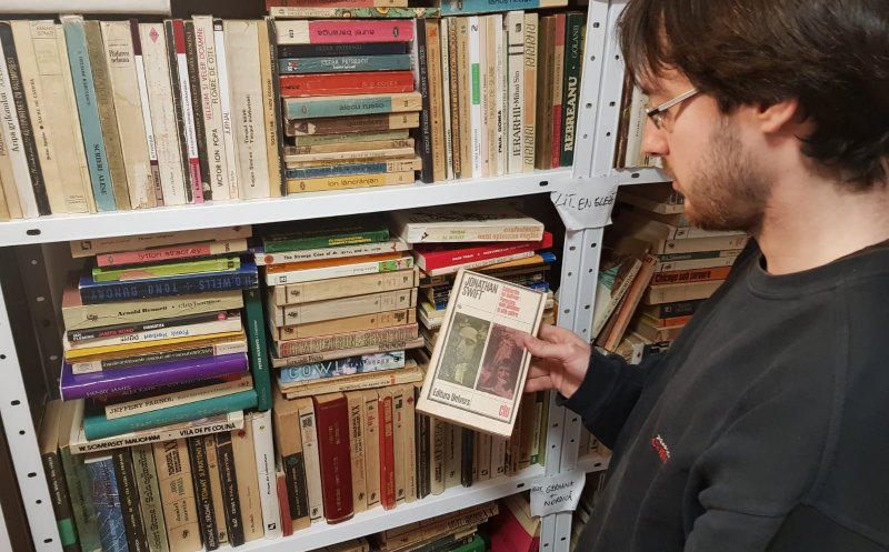 “Cultura nu trebuie să fie ceva foarte scump sau foarte greu de obținut”. De vorbă cu cel mai tânăr anticar din Cluj
