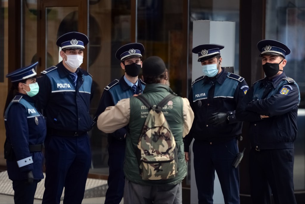 Care este pragul de infectări zilnice la care se impun noi măsuri de prevenţie obligatorii?