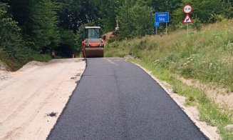 A început asfaltarea pe drumul Panticeu - Sălaj