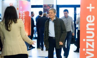 Fostul premier Cioloș, "debarcat" din TAROM la București, pe ruta Bruxelles – Cluj