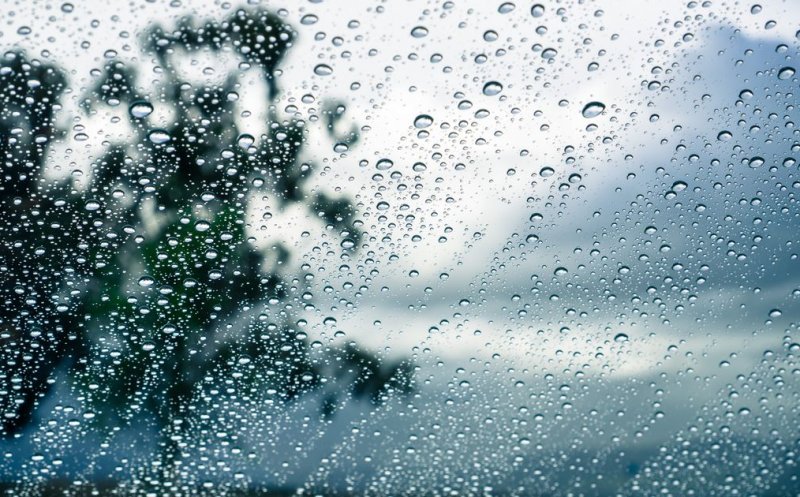 Atenționarea meteo de vreme rea, prelungită. Risc de inundații la Cluj