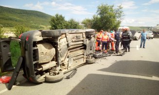 Încă un accident la Cluj! Trei mașini implicate. O femeie a rămas încarcerată