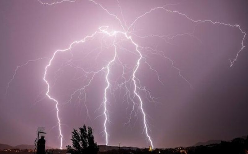 Încă un cod galben la Cluj. Se întorc furtunile