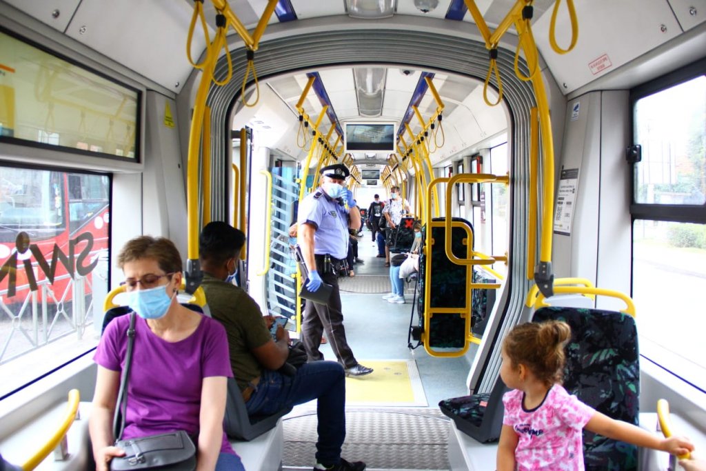 Razie de amploare la sălile de jocuri, în piețe și în autobuze. Câte amenzi s-au dat