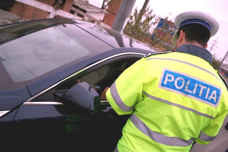 Mașină cu bucluc. Scoasă la plimbare de două ori într-o zi de șoferi fără permis