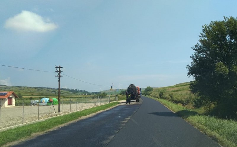 Au început lucrările de asfaltare pe drumul Viișoara – Ceanu Mare – Frata