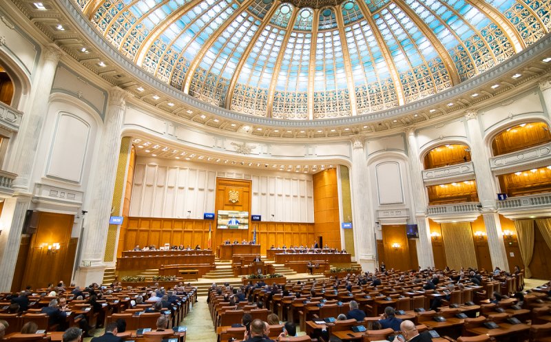 Senatorii şi deputaţii vor să decidă data alegerilor parlamentare în locul Guvernului. Primul pas a fost făcut astăzi