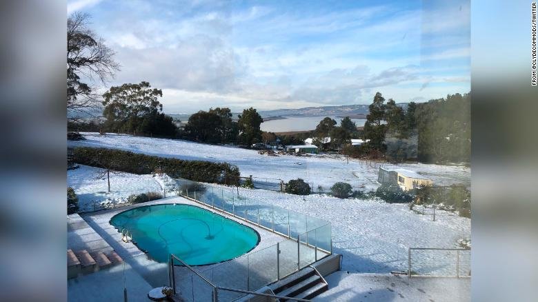 A nins în Tasmania după aproape 50 de ani fără zăpadă: "Nu am văzut niciodată zăpadă"