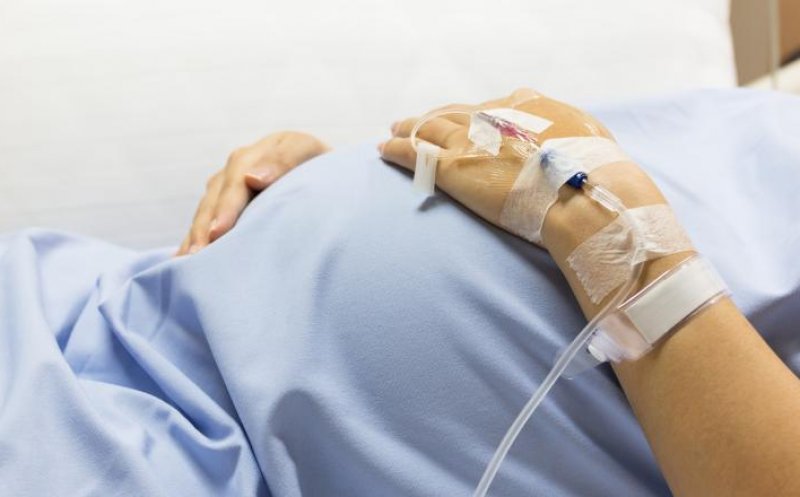 Încă o gravidă a murit de COVID-19. Femeia s-ar fi infectat de la fratele ei, recent revenit din Spania