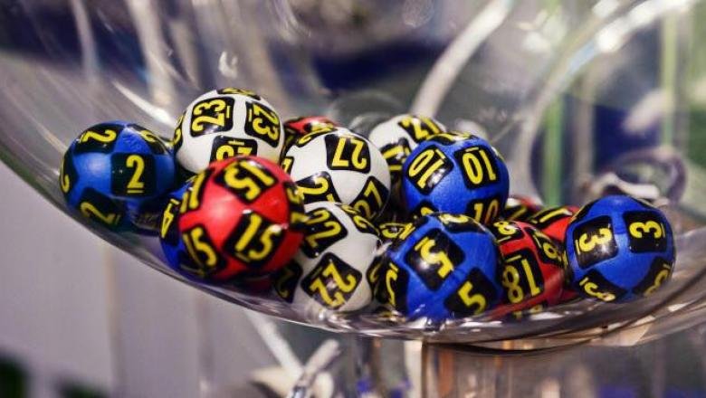 A devenit mai bogat cu 1,6 milioane euro jucând la Loto 6/49 un bilet de 15 lei