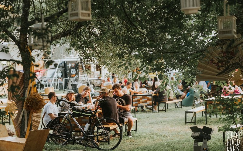 Street FOOD Park e deschis până în luna octombrie
