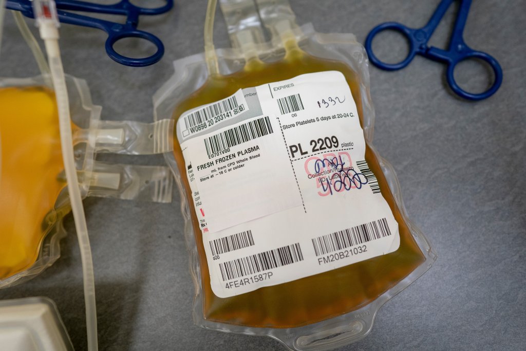 Statul descurajează recoltarea de plasmă. Cât trebuie să plătească donatorii dacă vor să-şi ajute semenii?