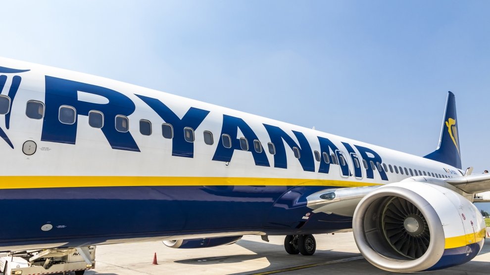 Debarcat din avion, după ce a aflat prin SMS că suferă de COVID-19