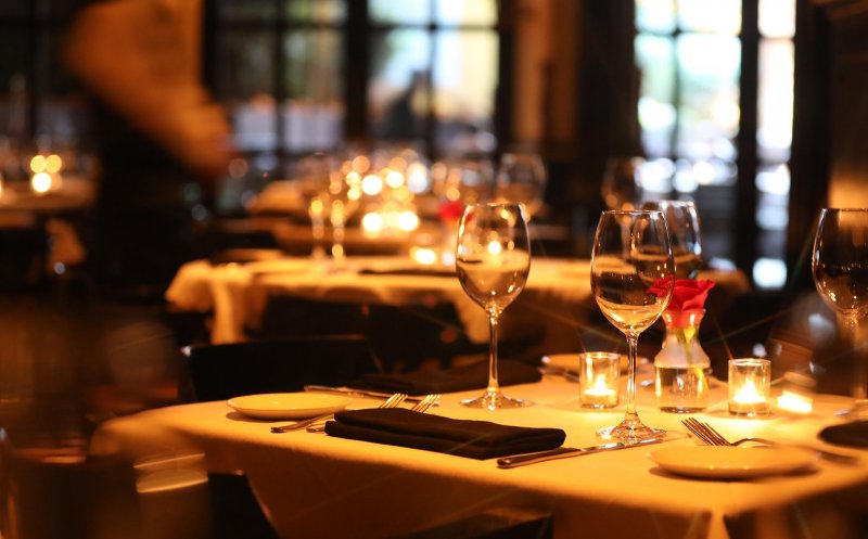 S-a decis! Se redeschid restaurantele și cafenelele. Care sunt condițiile