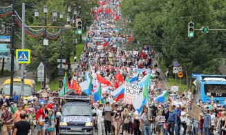"Putin, bea nişte ceai". Proteste anti-Kremlin faţă de presupusa otrăvire a lui Navalnîi
