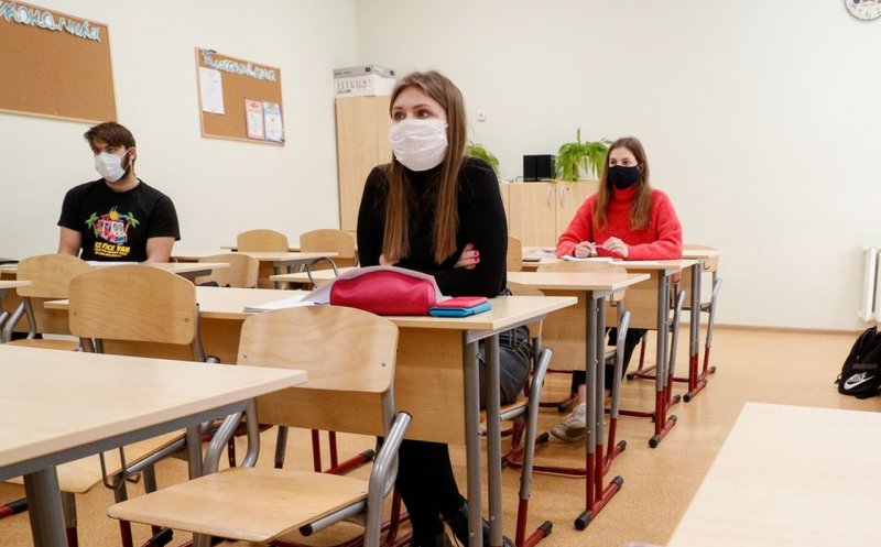 Ministerul Educaţiei: Două linii gratuite Telverde vor facilita accesul rapid la informaţii