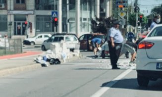 Probleme în trafic, în Cipariu! S-a răsturnat o remorcă cu BCA