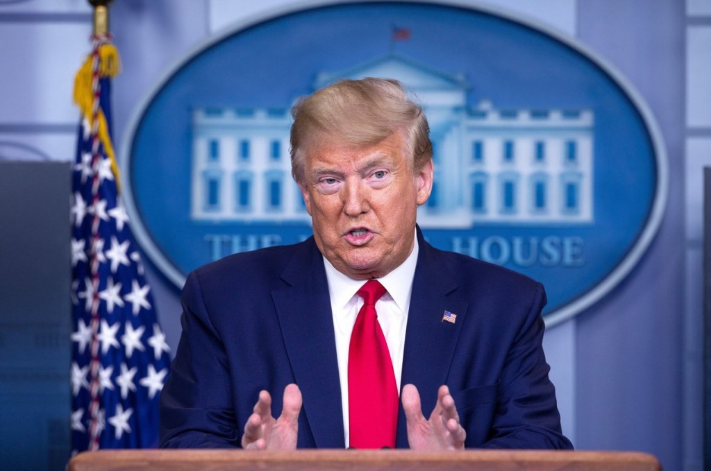 Trump admite că a minimalizat intenţionat gravitatea situaţiei create de COVID-19. Care e motivul?