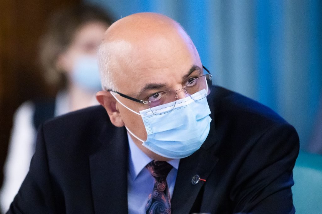 Raed Arafat: Campania „Jos masca, sus inimile”, o manipulare în masă care subminează încrederea în autorităţi