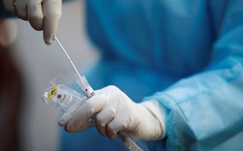 Testul COVID-19, obligatoriu în România pentru persoanele care vin în ţară pentru 3 zile din ţările cu indice ridicat de infectare